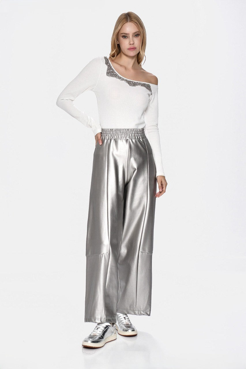 Off-Shoulders Off-White Blouse