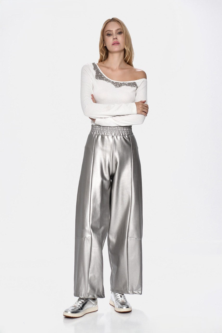 Off-Shoulders Off-White Blouse